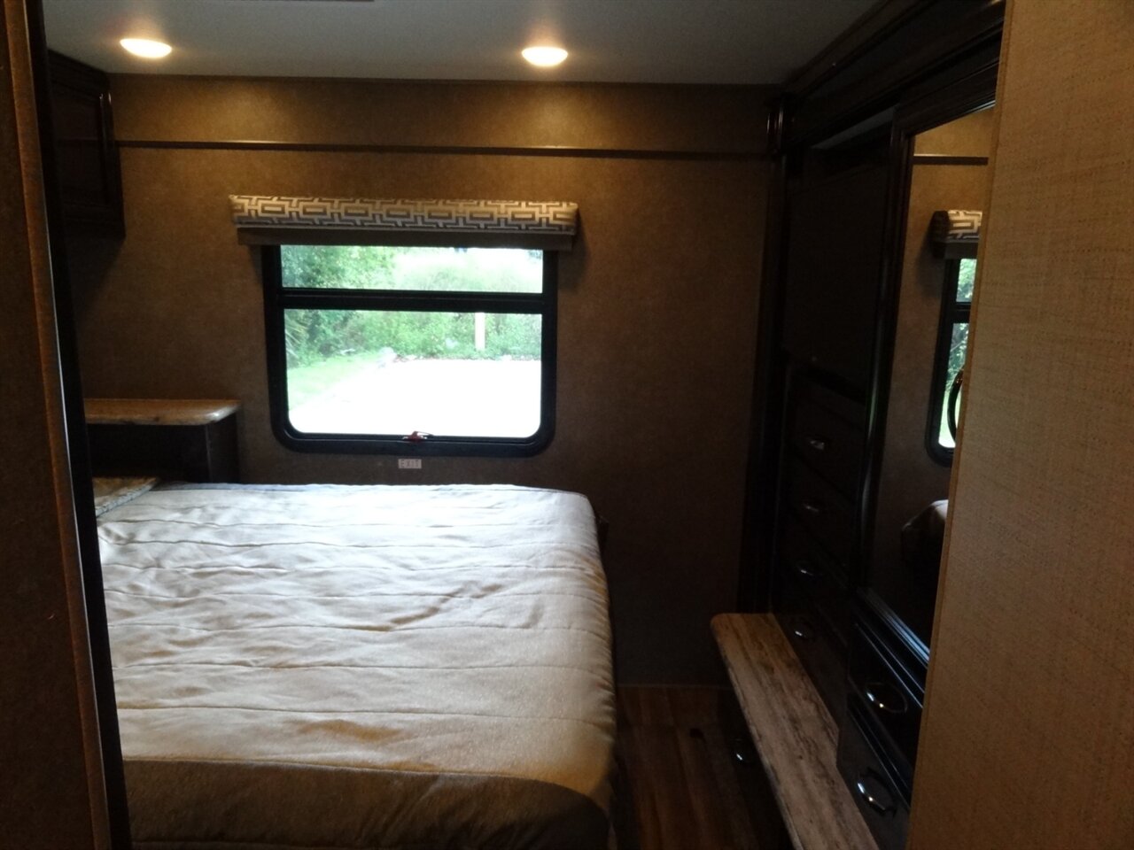 2017 Thor Quantum LF31   - Photo 72 - Deland, FL 32720