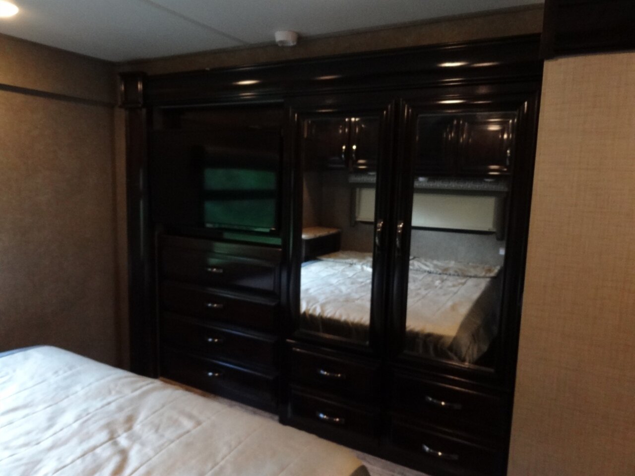 2017 Thor Quantum LF31   - Photo 75 - Deland, FL 32720