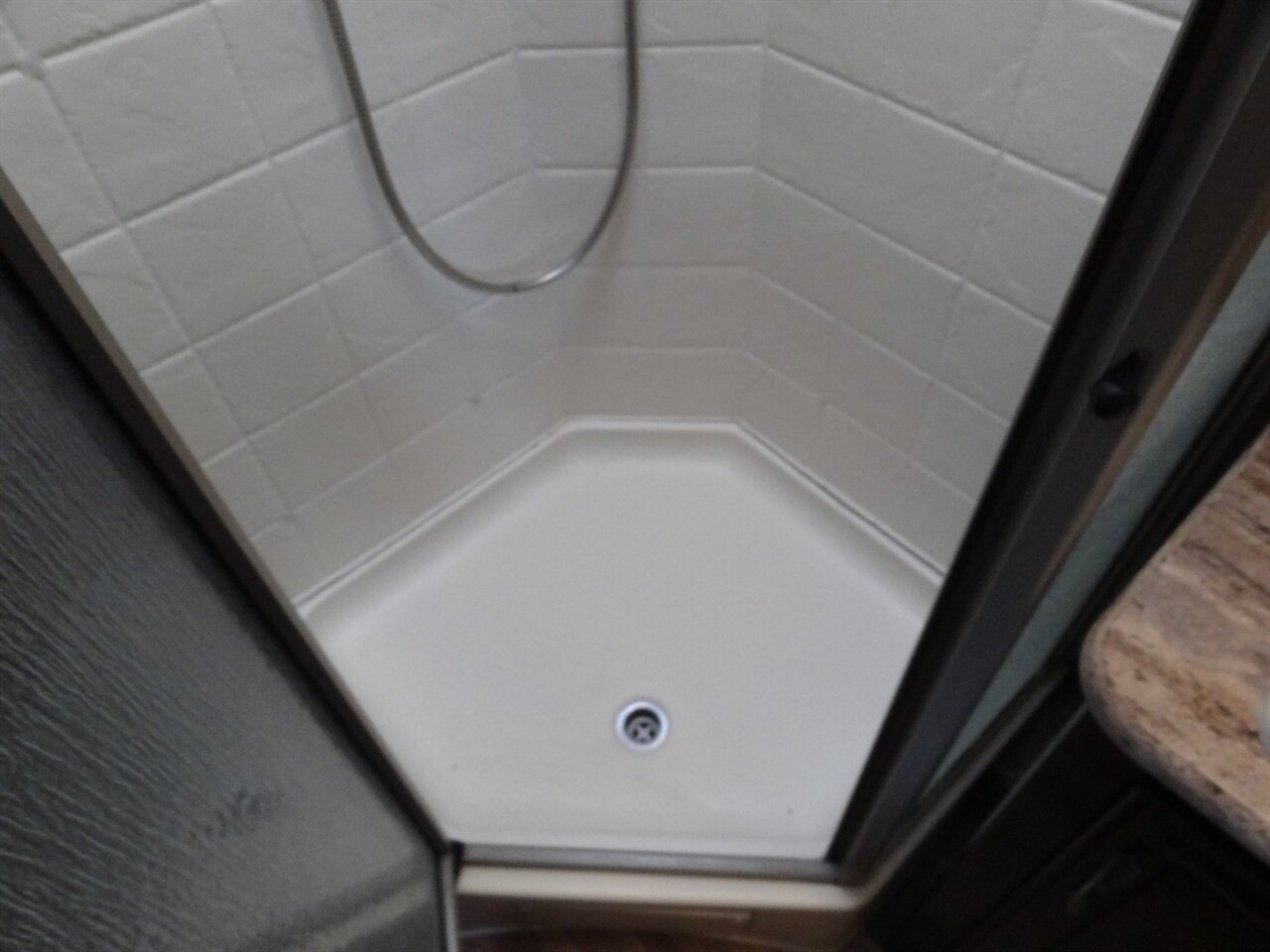 2017 Thor Quantum LF31   - Photo 70 - Deland, FL 32720