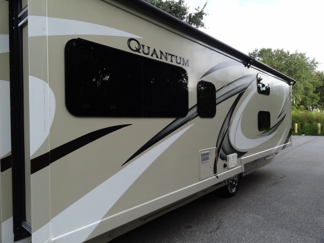 2017 Thor Quantum LF31   - Photo 7 - Deland, FL 32720