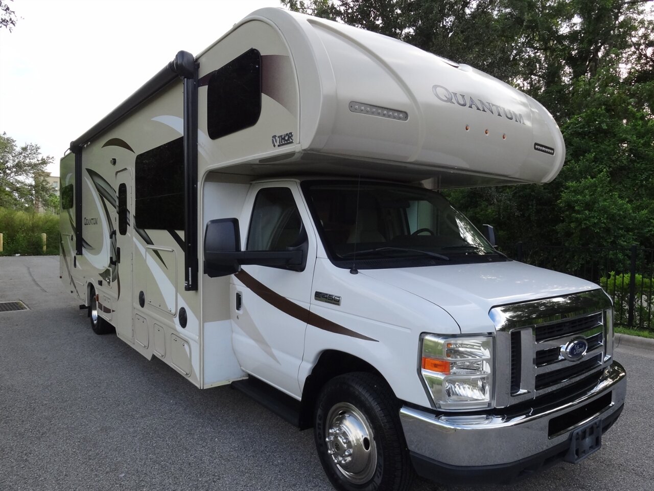 2017 Thor Quantum LF31   - Photo 3 - Deland, FL 32720