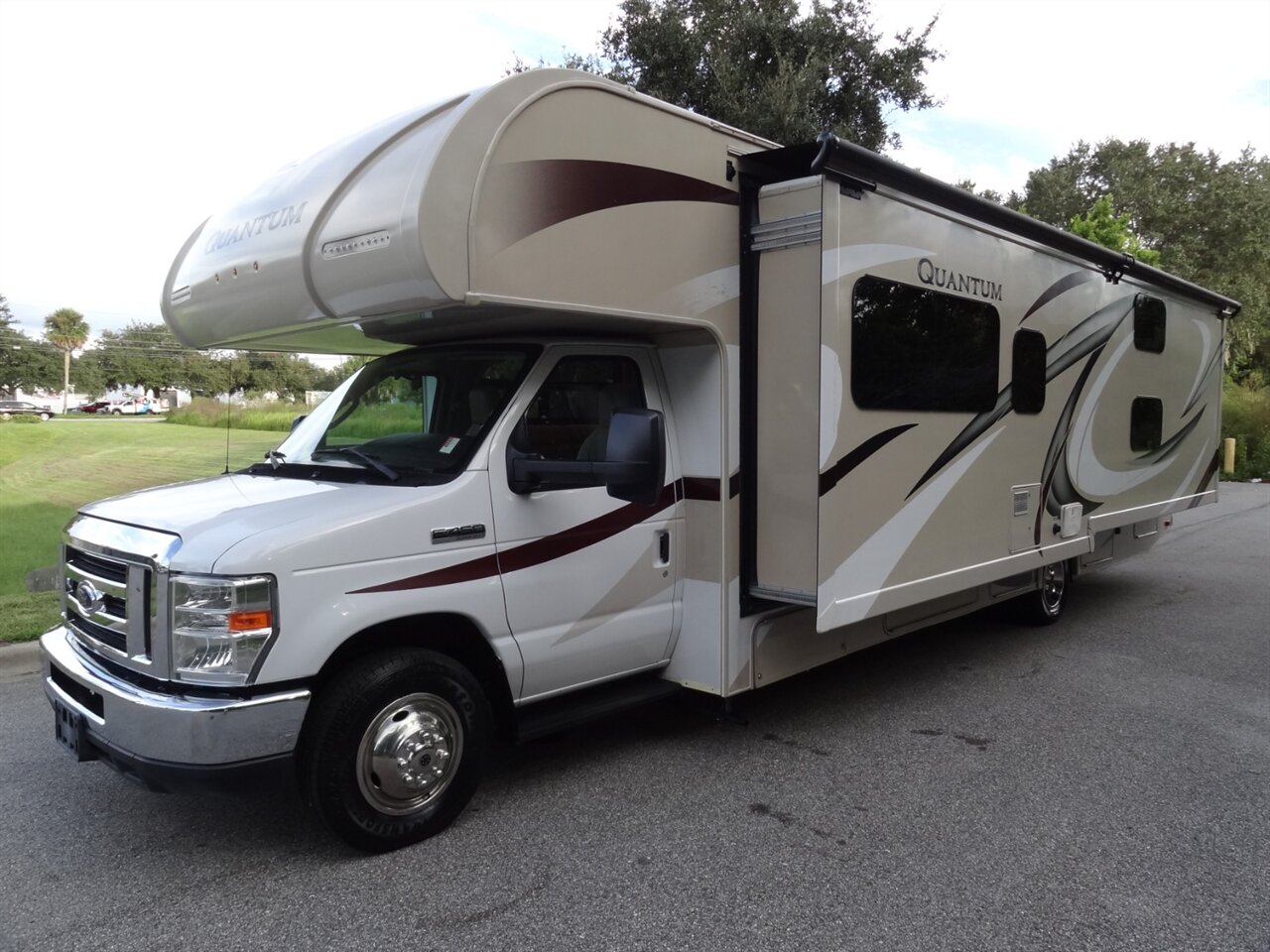 2017 Thor Quantum LF31   - Photo 5 - Deland, FL 32720