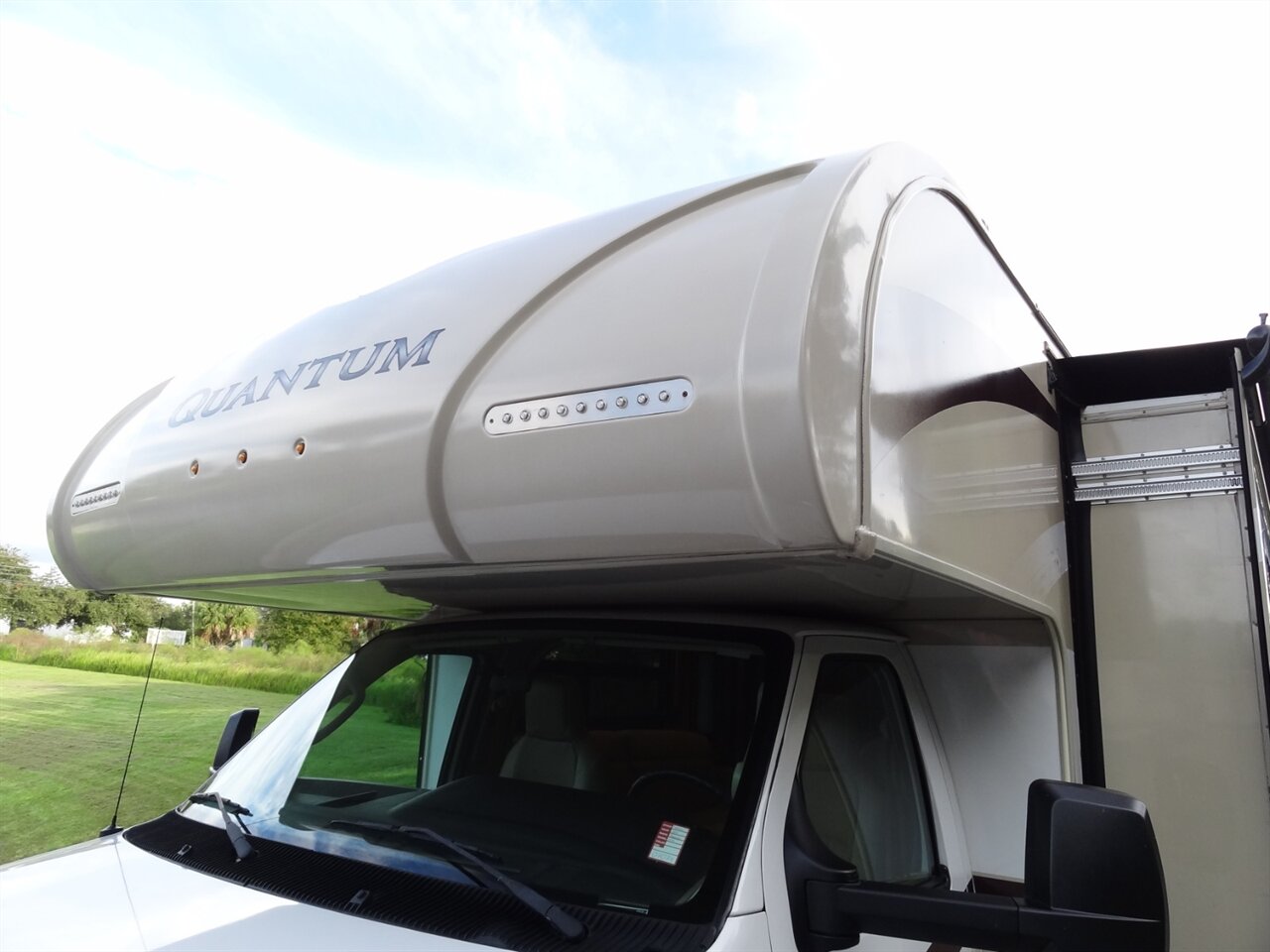 2017 Thor Quantum LF31   - Photo 14 - Deland, FL 32720