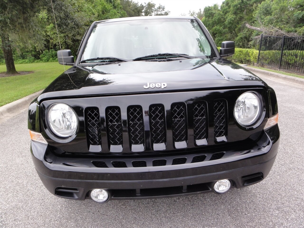 2014 Jeep Patriot Latitude 4x4 - Photo 5 - Deland, FL 32720