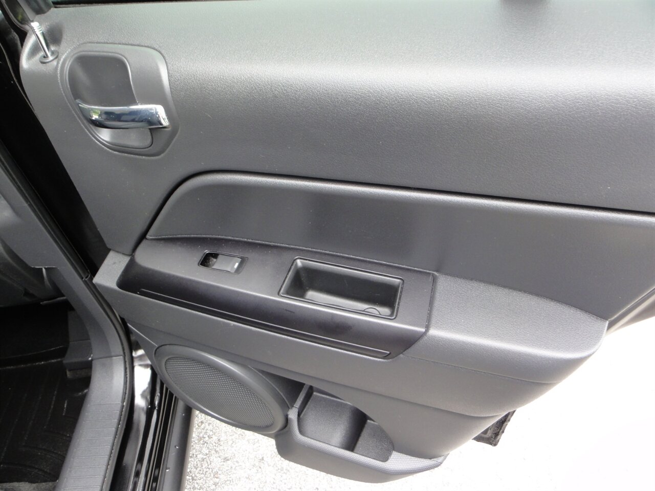 2014 Jeep Patriot Latitude 4x4 - Photo 44 - Deland, FL 32720