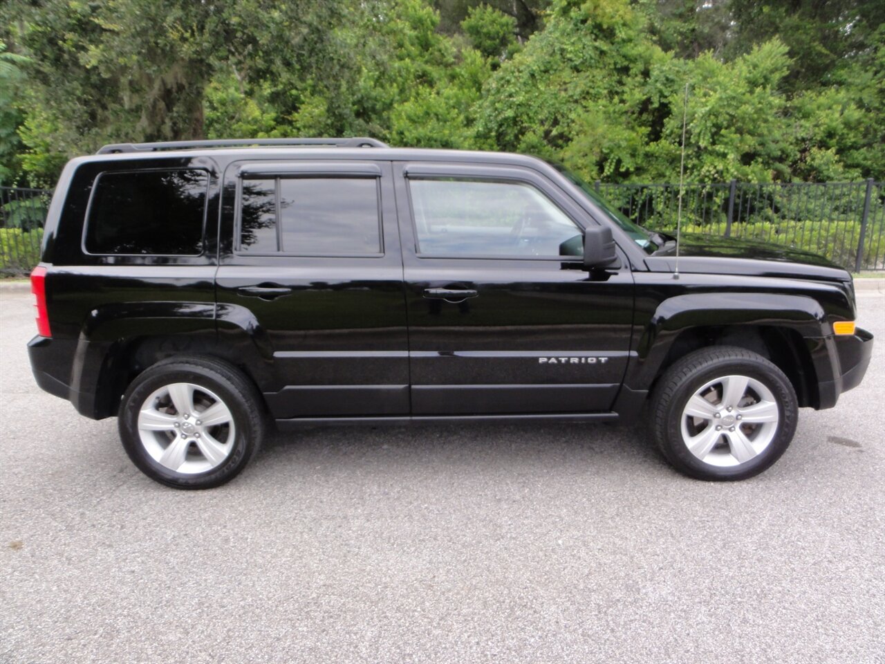 2014 Jeep Patriot Latitude 4x4 - Photo 15 - Deland, FL 32720