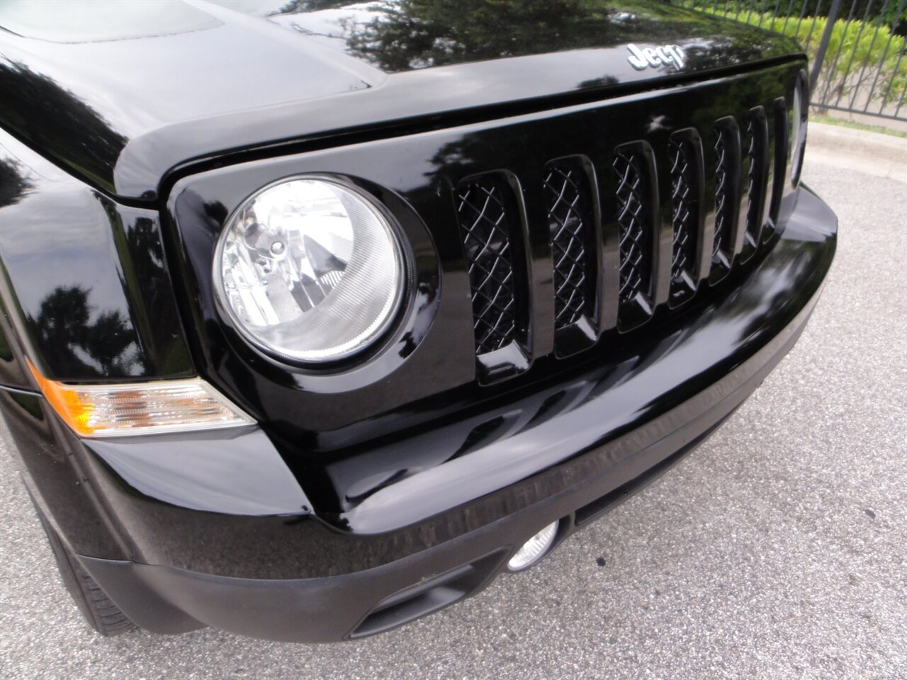 2014 Jeep Patriot Latitude 4x4 - Photo 6 - Deland, FL 32720