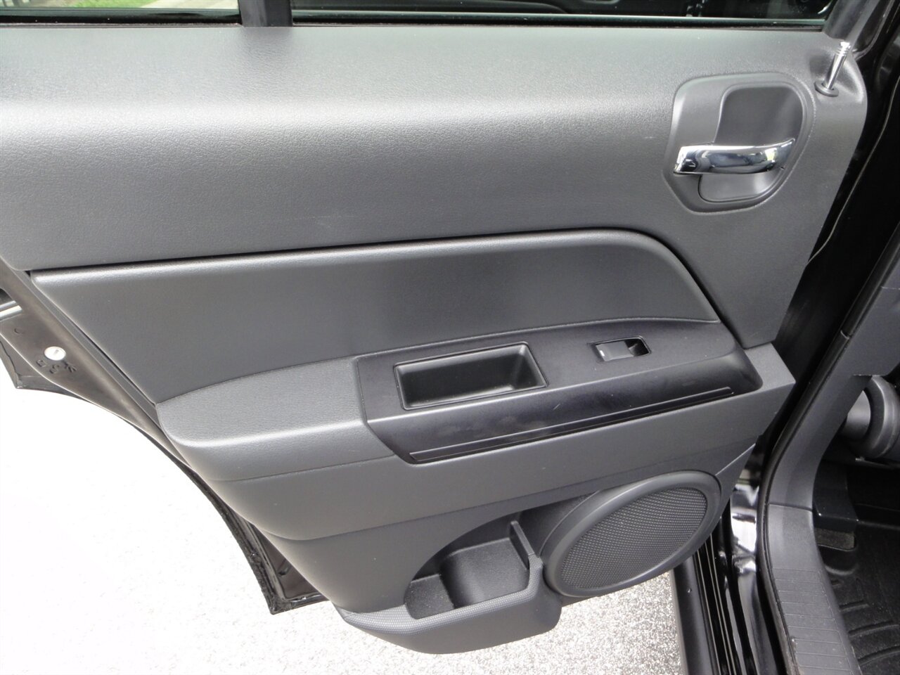 2014 Jeep Patriot Latitude 4x4 - Photo 38 - Deland, FL 32720