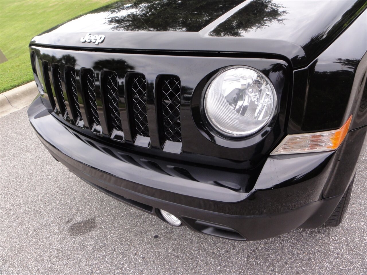 2014 Jeep Patriot Latitude 4x4 - Photo 7 - Deland, FL 32720