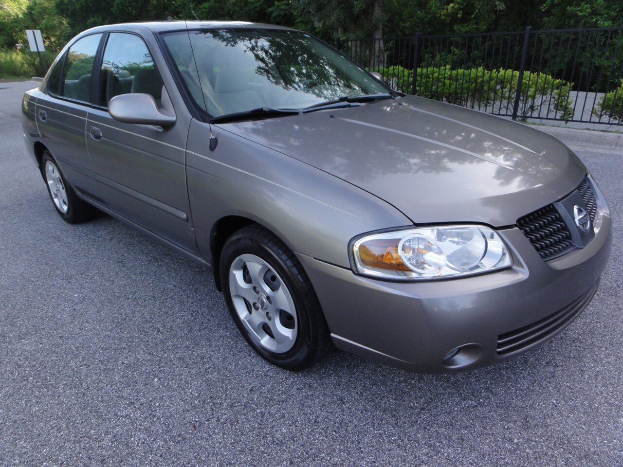 2005 Nissan Sentra 1.8   - Photo 1 - Deland, FL 32720