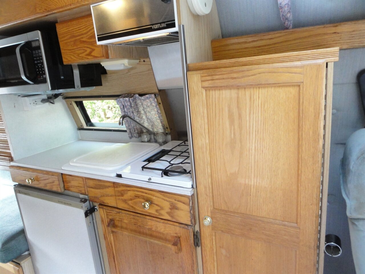 1997 Dodge Ram Van 3500 ROADTREK MH - Photo 50 - Deland, FL 32720