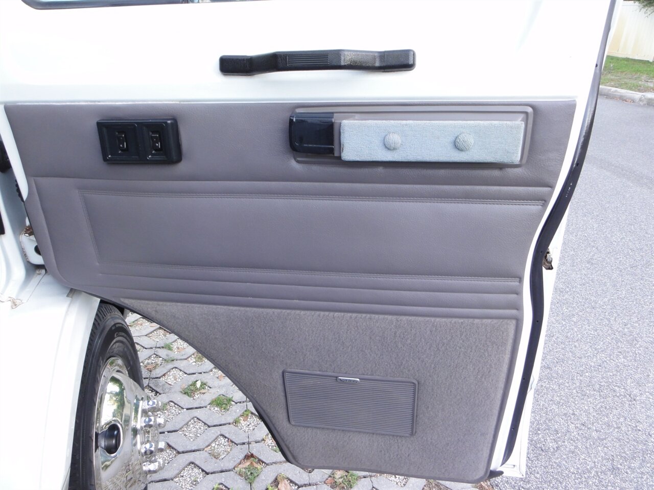 1997 Dodge Ram Van 3500 ROADTREK MH - Photo 83 - Deland, FL 32720