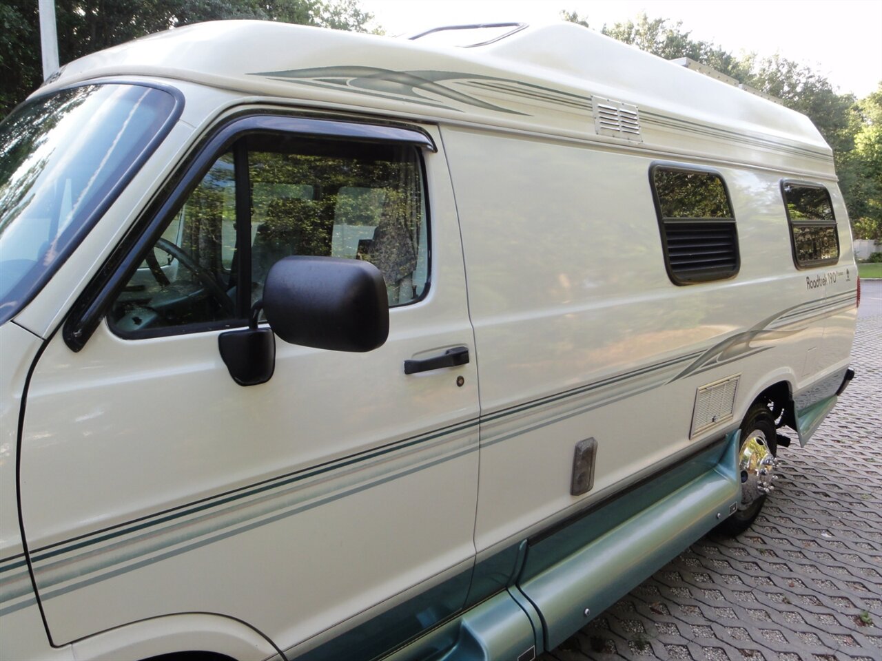 1997 Dodge Ram Van 3500 ROADTREK MH - Photo 11 - Deland, FL 32720