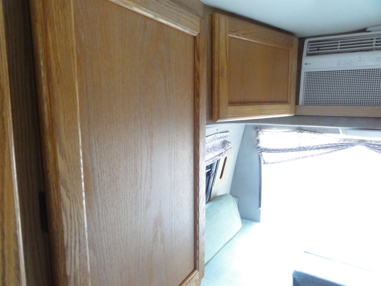 1997 Dodge Ram Van 3500 ROADTREK MH - Photo 41 - Deland, FL 32720