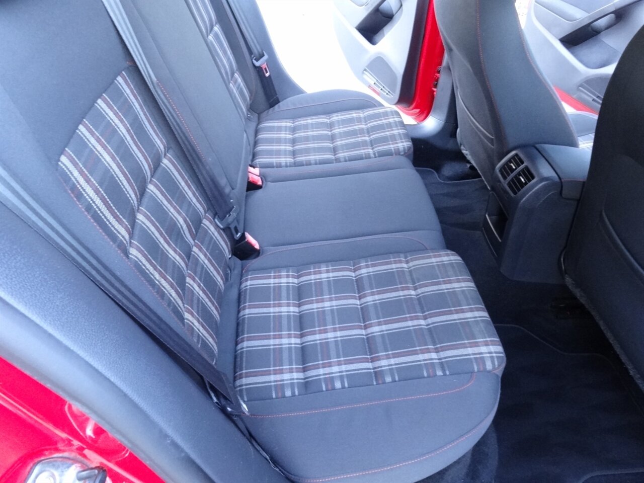 2012 Volkswagen GTI Premium - Photo 38 - Deland, FL 32720