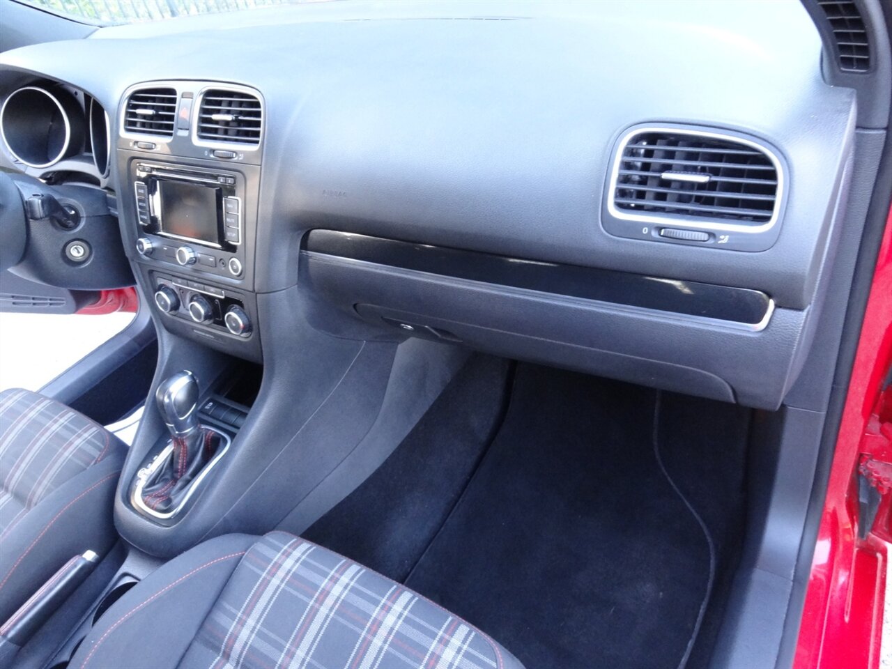 2012 Volkswagen GTI Premium - Photo 43 - Deland, FL 32720