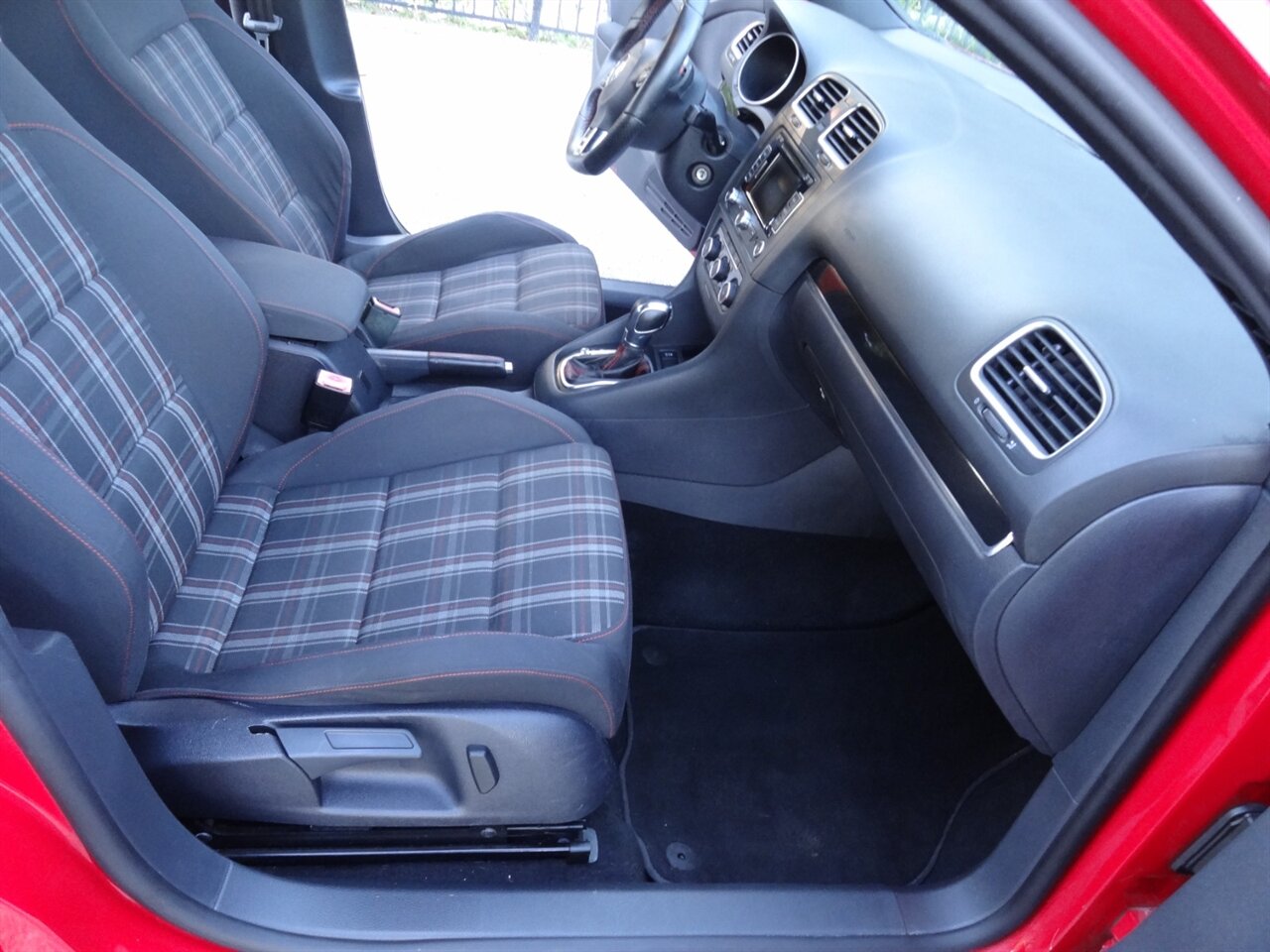 2012 Volkswagen GTI Premium - Photo 41 - Deland, FL 32720