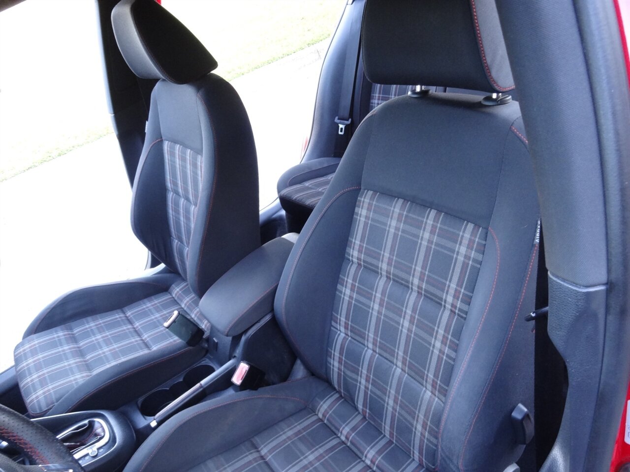 2012 Volkswagen GTI Premium - Photo 31 - Deland, FL 32720