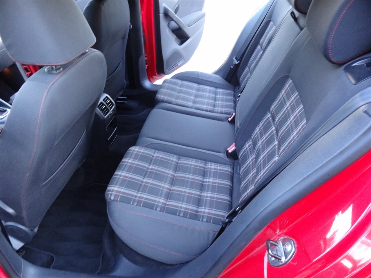 2012 Volkswagen GTI Premium - Photo 33 - Deland, FL 32720