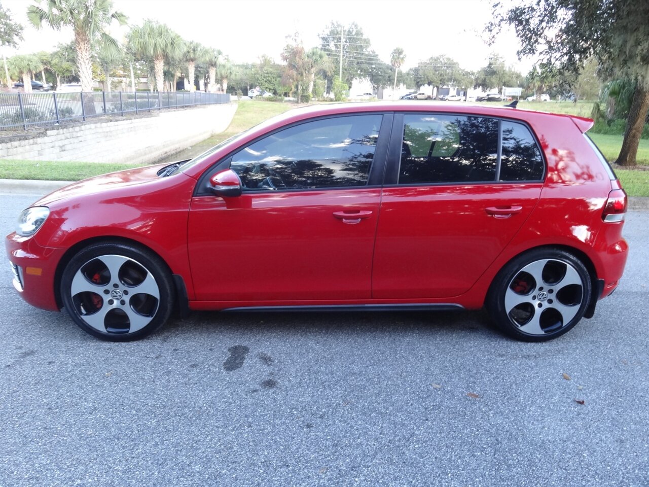 2012 Volkswagen GTI Premium - Photo 16 - Deland, FL 32720