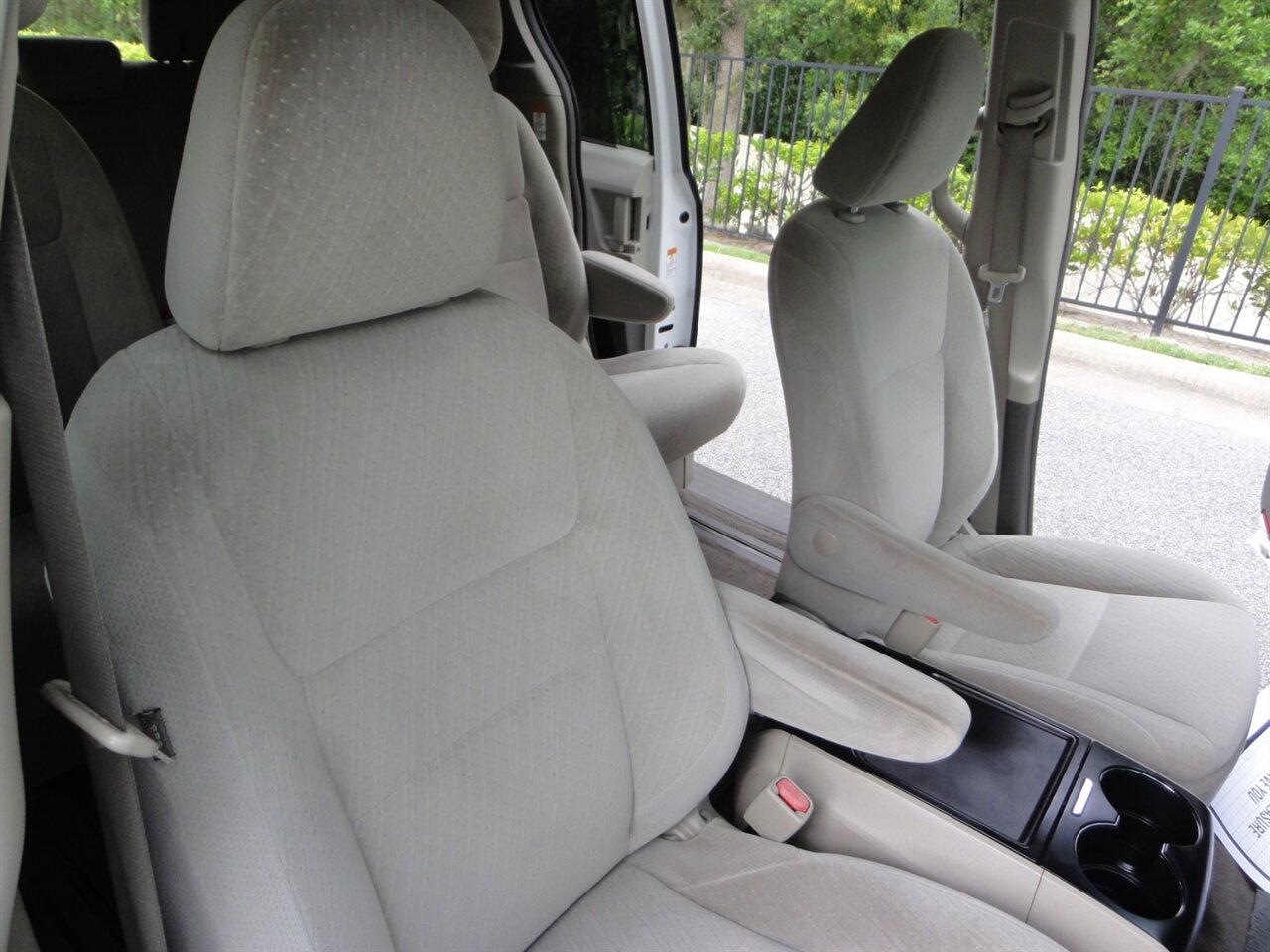 2016 Toyota Sienna LE 7-Passenger All Wheel Drive - Photo 38 - Deland, FL 32720