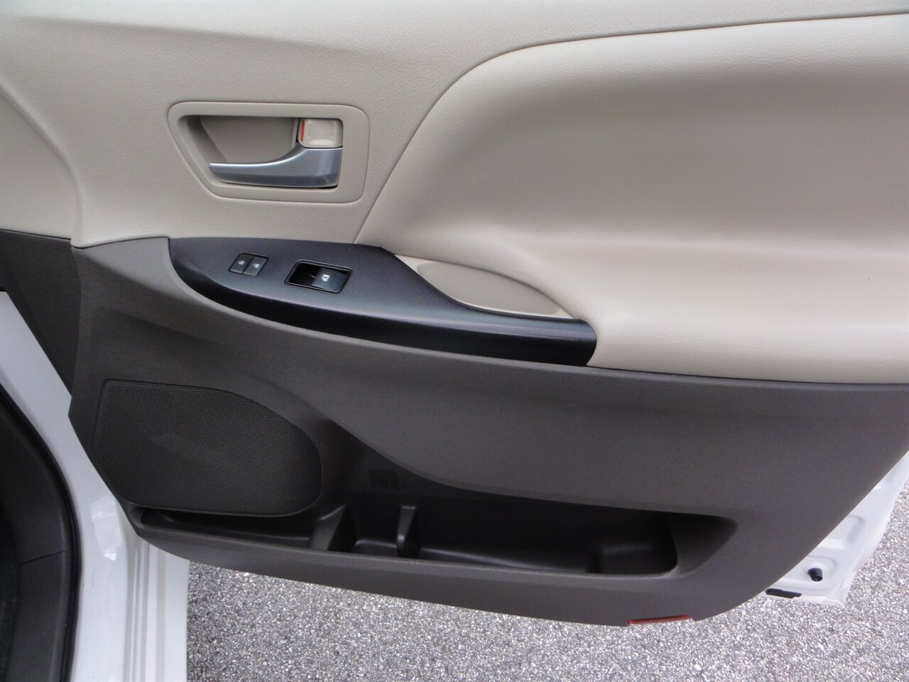 2016 Toyota Sienna LE 7-Passenger All Wheel Drive - Photo 42 - Deland, FL 32720