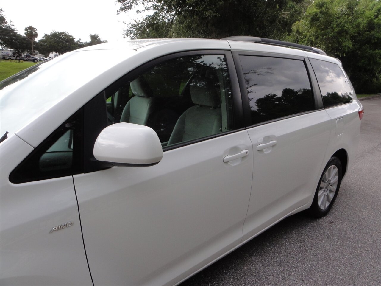 2016 Toyota Sienna LE 7-Passenger All Wheel Drive - Photo 11 - Deland, FL 32720