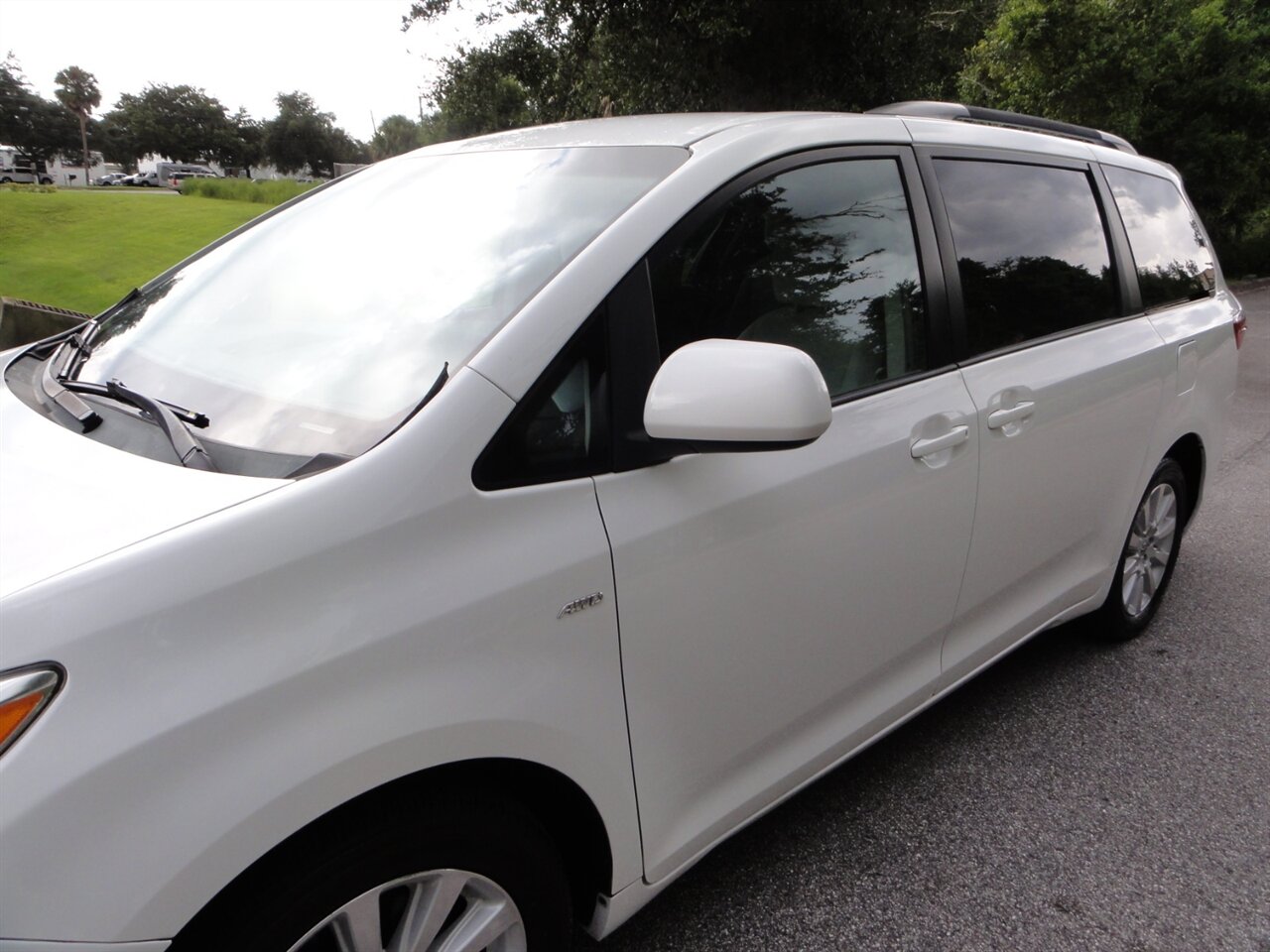 2016 Toyota Sienna LE 7-Passenger All Wheel Drive - Photo 9 - Deland, FL 32720