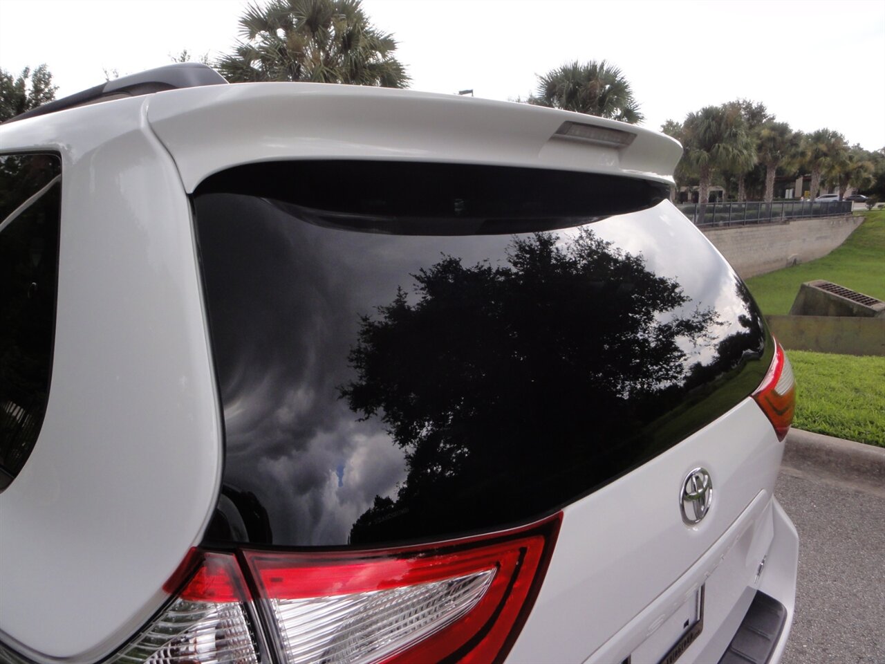 2016 Toyota Sienna LE 7-Passenger All Wheel Drive - Photo 20 - Deland, FL 32720
