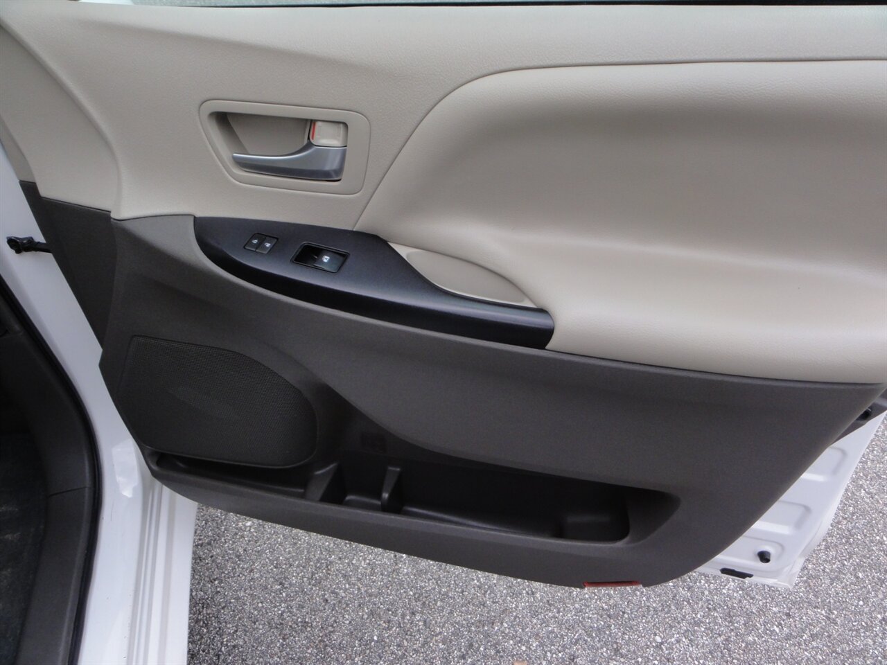 2016 Toyota Sienna LE 7-Passenger All Wheel Drive - Photo 40 - Deland, FL 32720