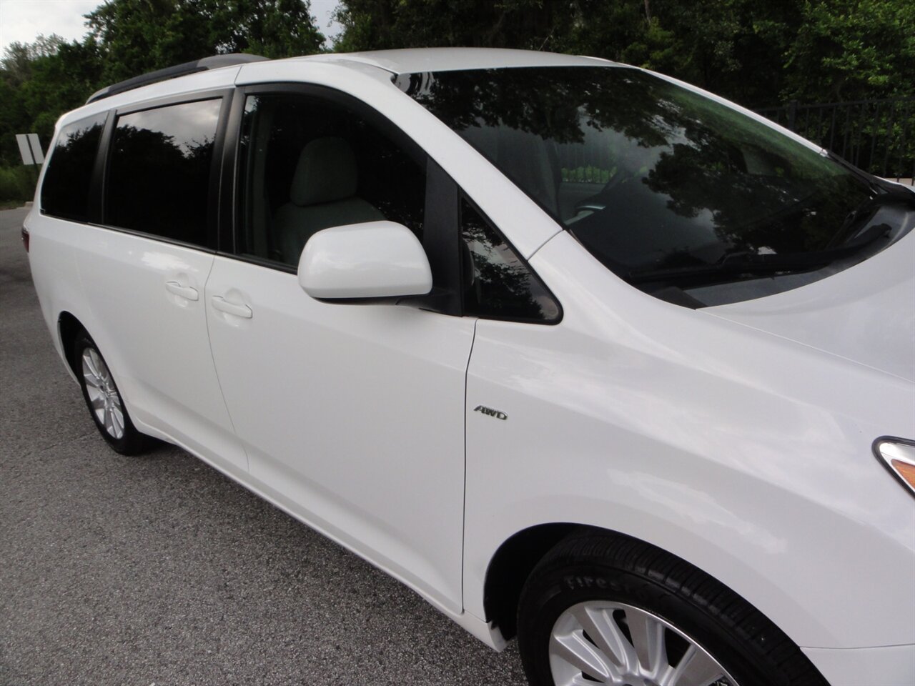 2016 Toyota Sienna LE 7-Passenger All Wheel Drive - Photo 8 - Deland, FL 32720