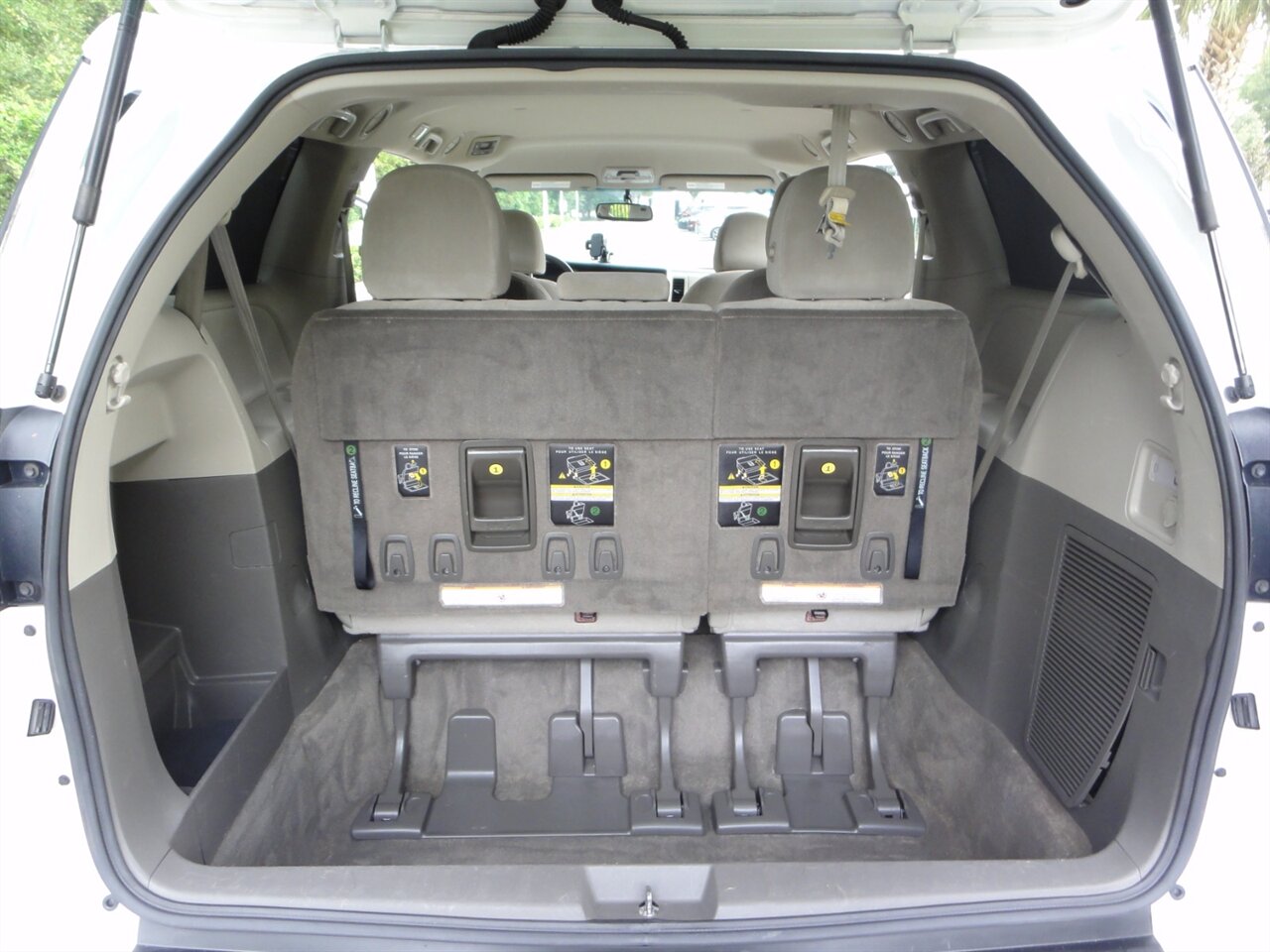 2016 Toyota Sienna LE 7-Passenger All Wheel Drive - Photo 33 - Deland, FL 32720