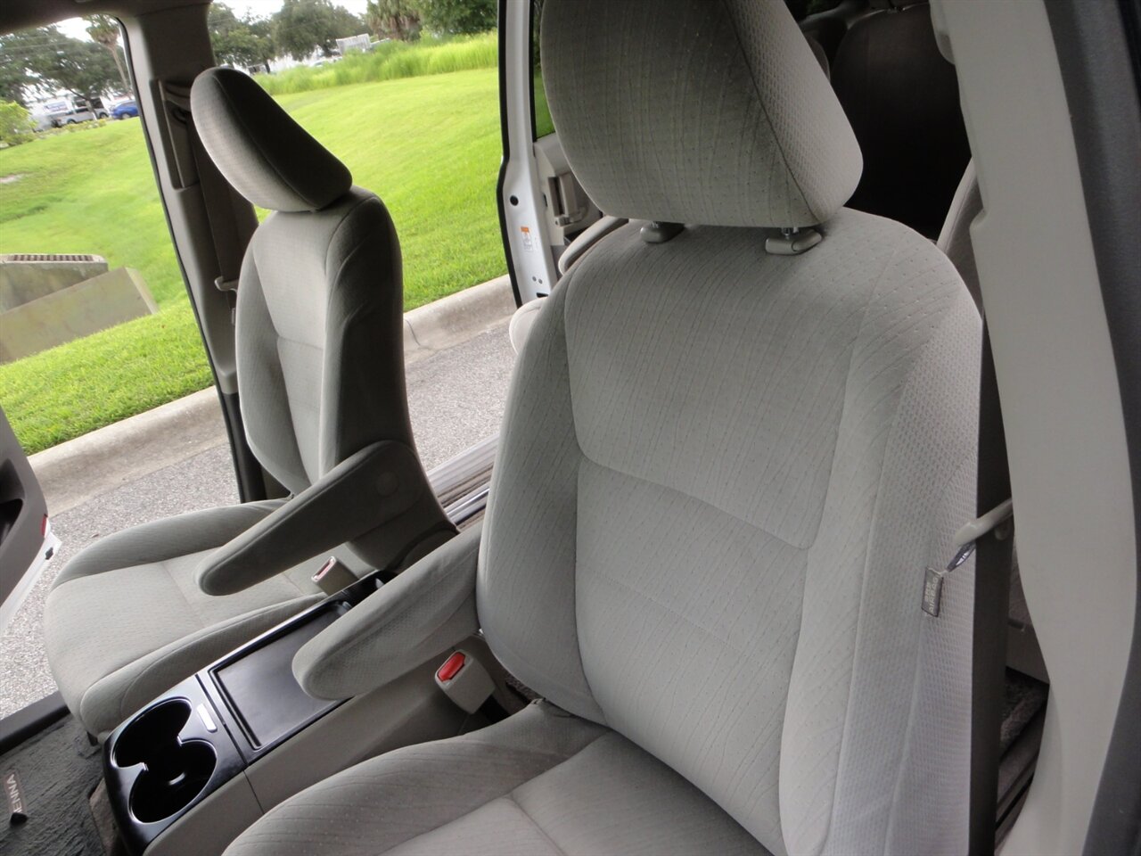 2016 Toyota Sienna LE 7-Passenger All Wheel Drive - Photo 29 - Deland, FL 32720
