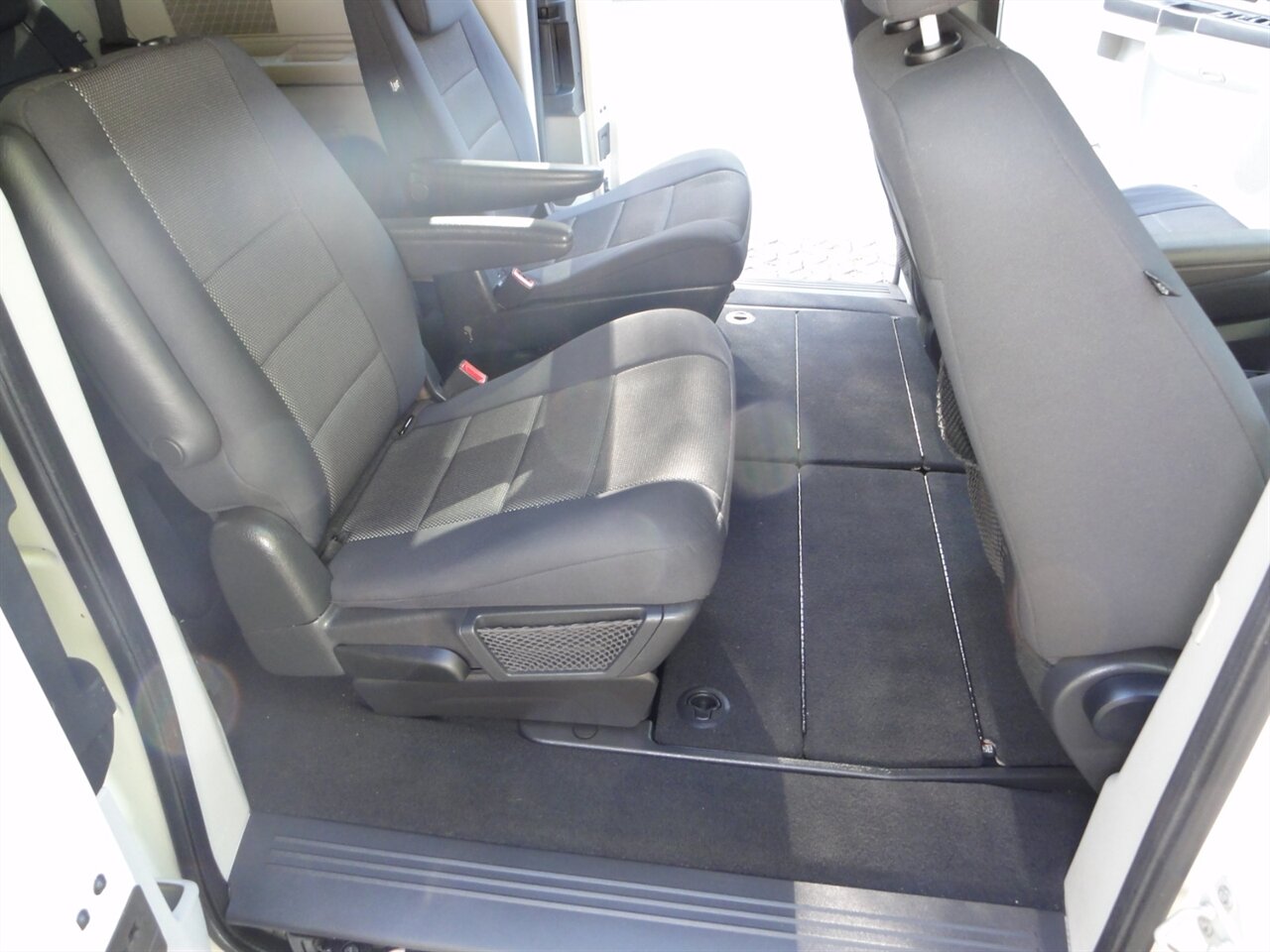 2009 Dodge Grand Caravan SXT   - Photo 46 - Deland, FL 32720