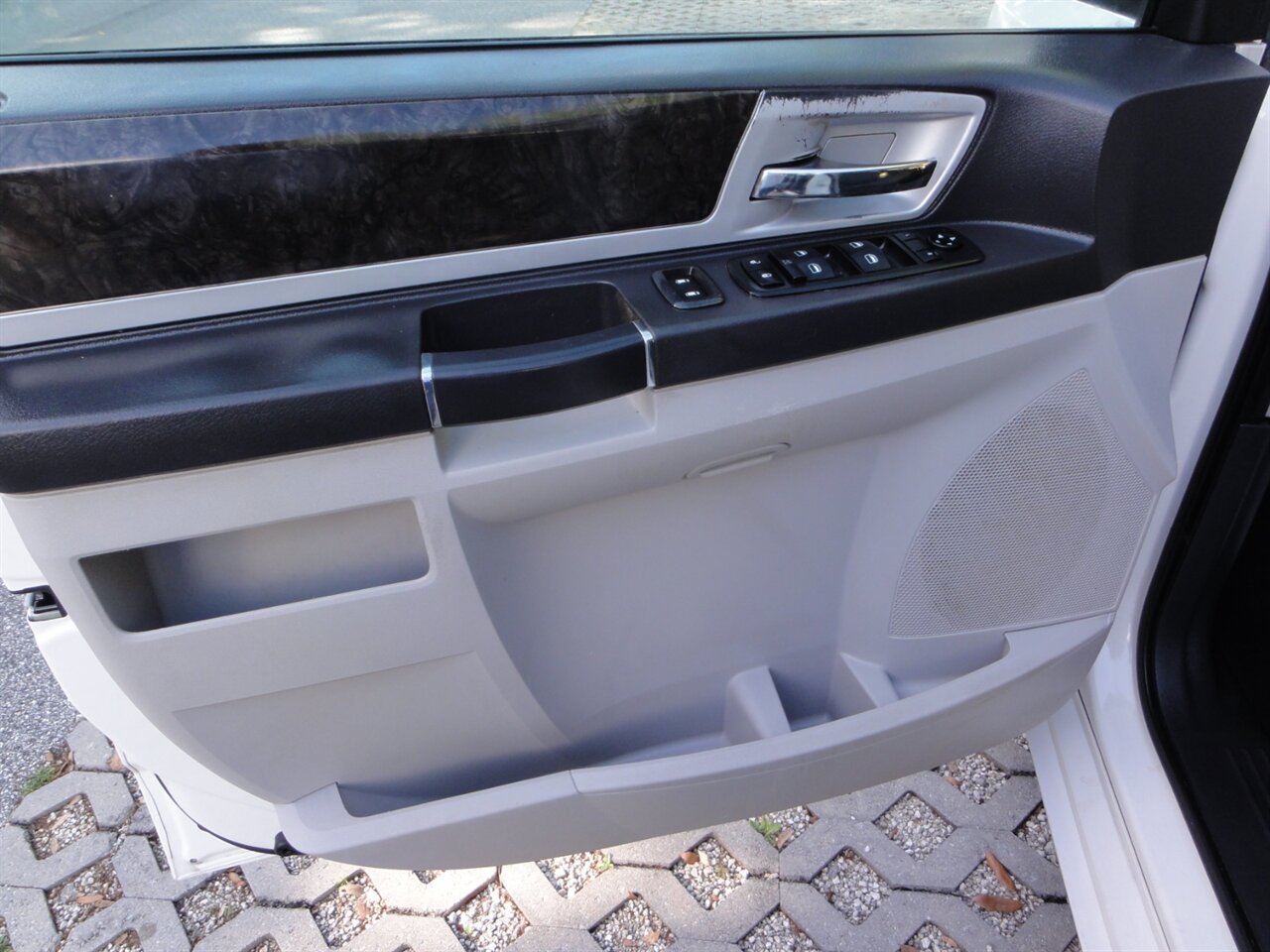 2009 Dodge Grand Caravan SXT   - Photo 32 - Deland, FL 32720