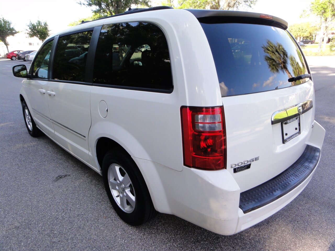 2009 Dodge Grand Caravan SXT   - Photo 4 - Deland, FL 32720