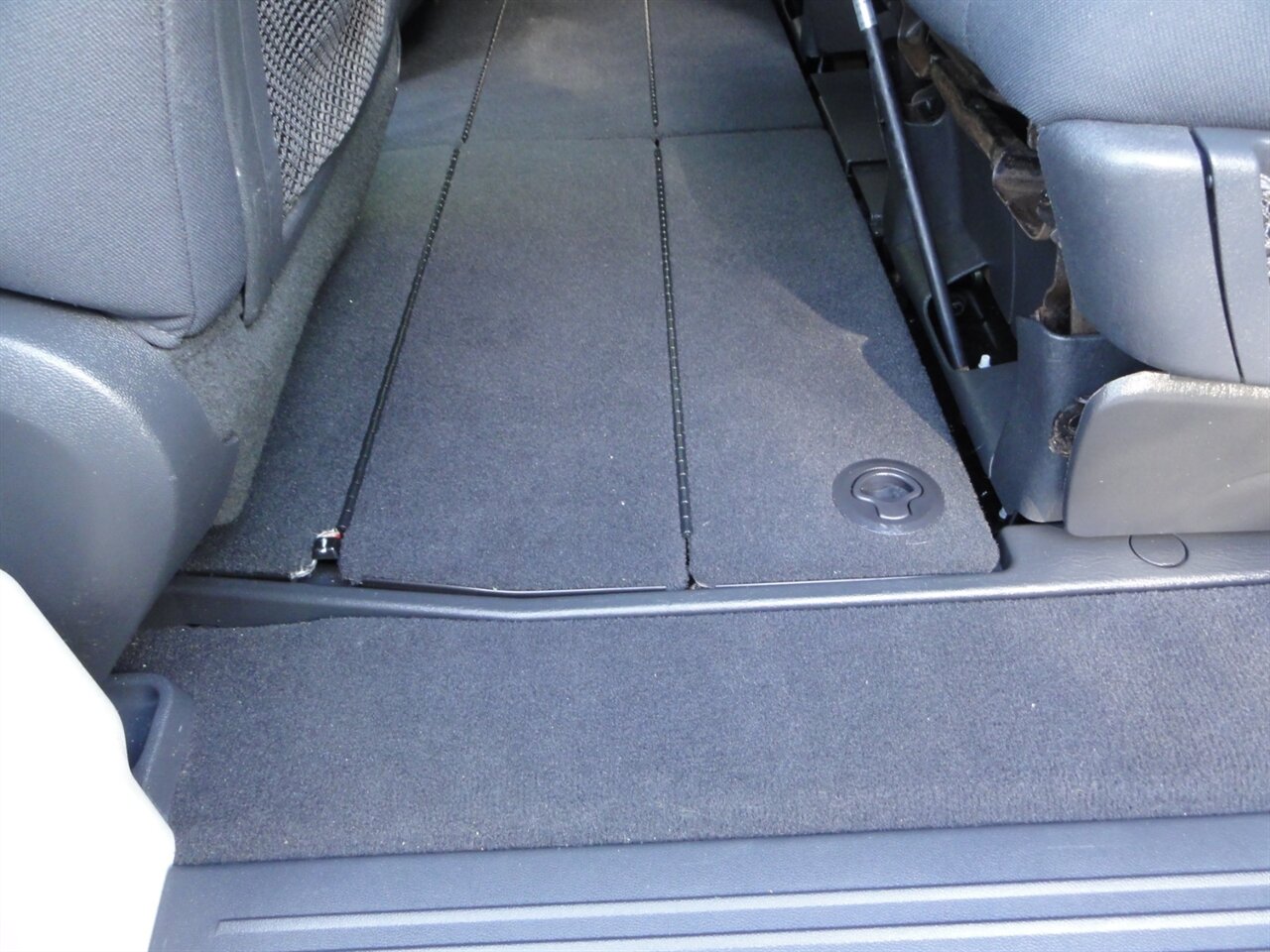 2009 Dodge Grand Caravan SXT   - Photo 38 - Deland, FL 32720