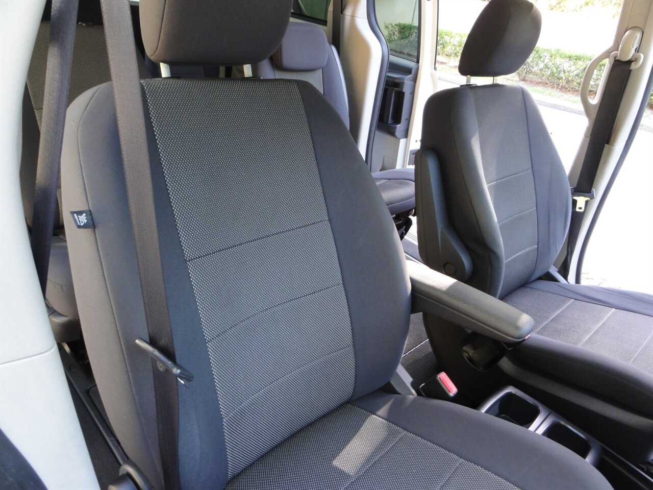 2009 Dodge Grand Caravan SXT   - Photo 49 - Deland, FL 32720