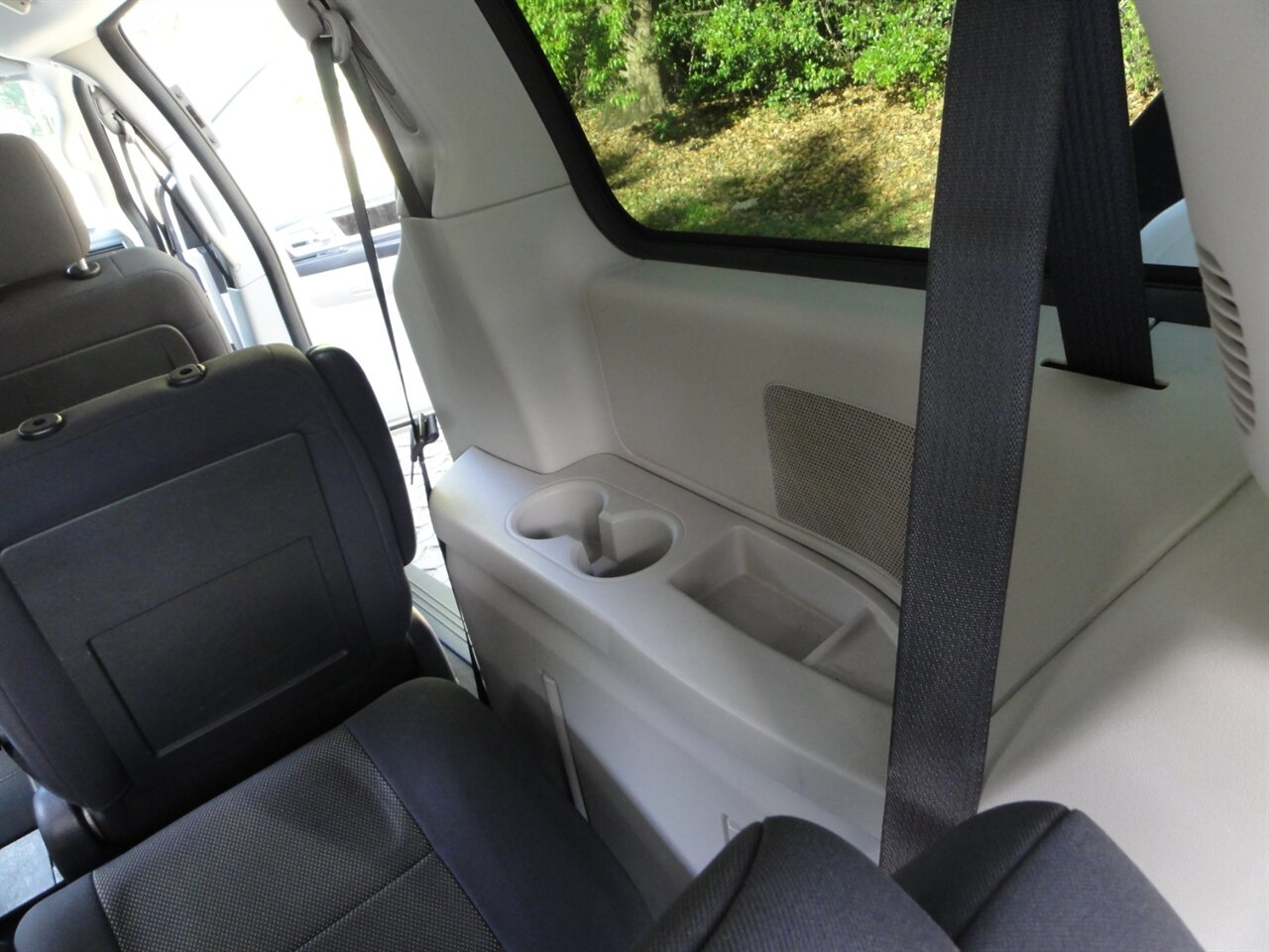 2009 Dodge Grand Caravan SXT   - Photo 43 - Deland, FL 32720