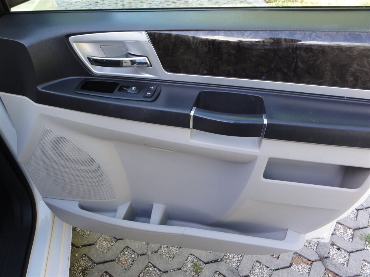 2009 Dodge Grand Caravan SXT   - Photo 52 - Deland, FL 32720