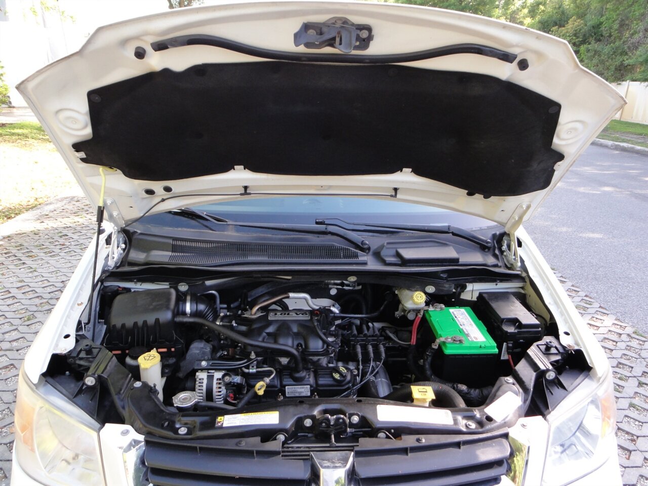 2009 Dodge Grand Caravan SXT   - Photo 28 - Deland, FL 32720