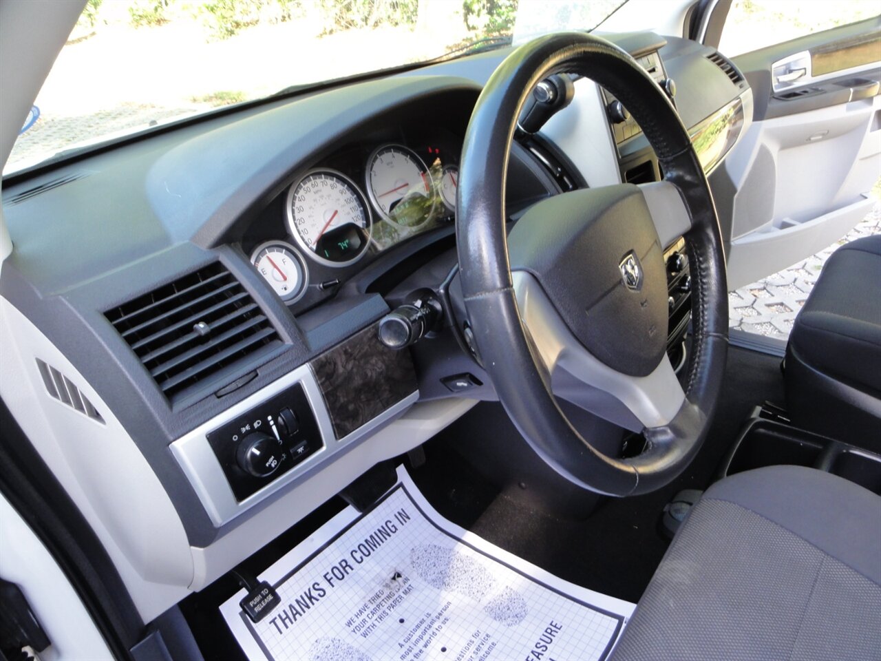 2009 Dodge Grand Caravan SXT   - Photo 33 - Deland, FL 32720