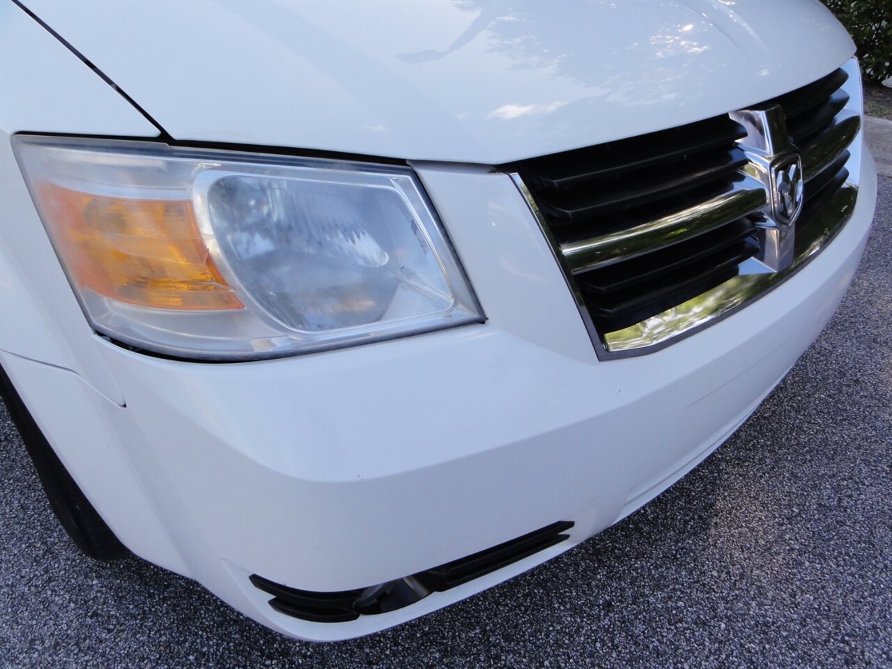 2009 Dodge Grand Caravan SXT   - Photo 6 - Deland, FL 32720