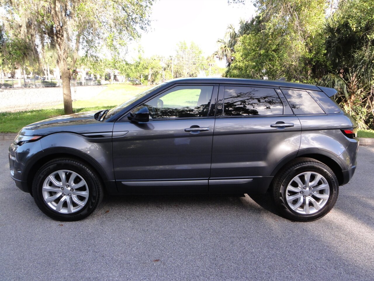 2016 Land Rover Range Rover Evoque SE  Premium package - Photo 16 - Deland, FL 32720