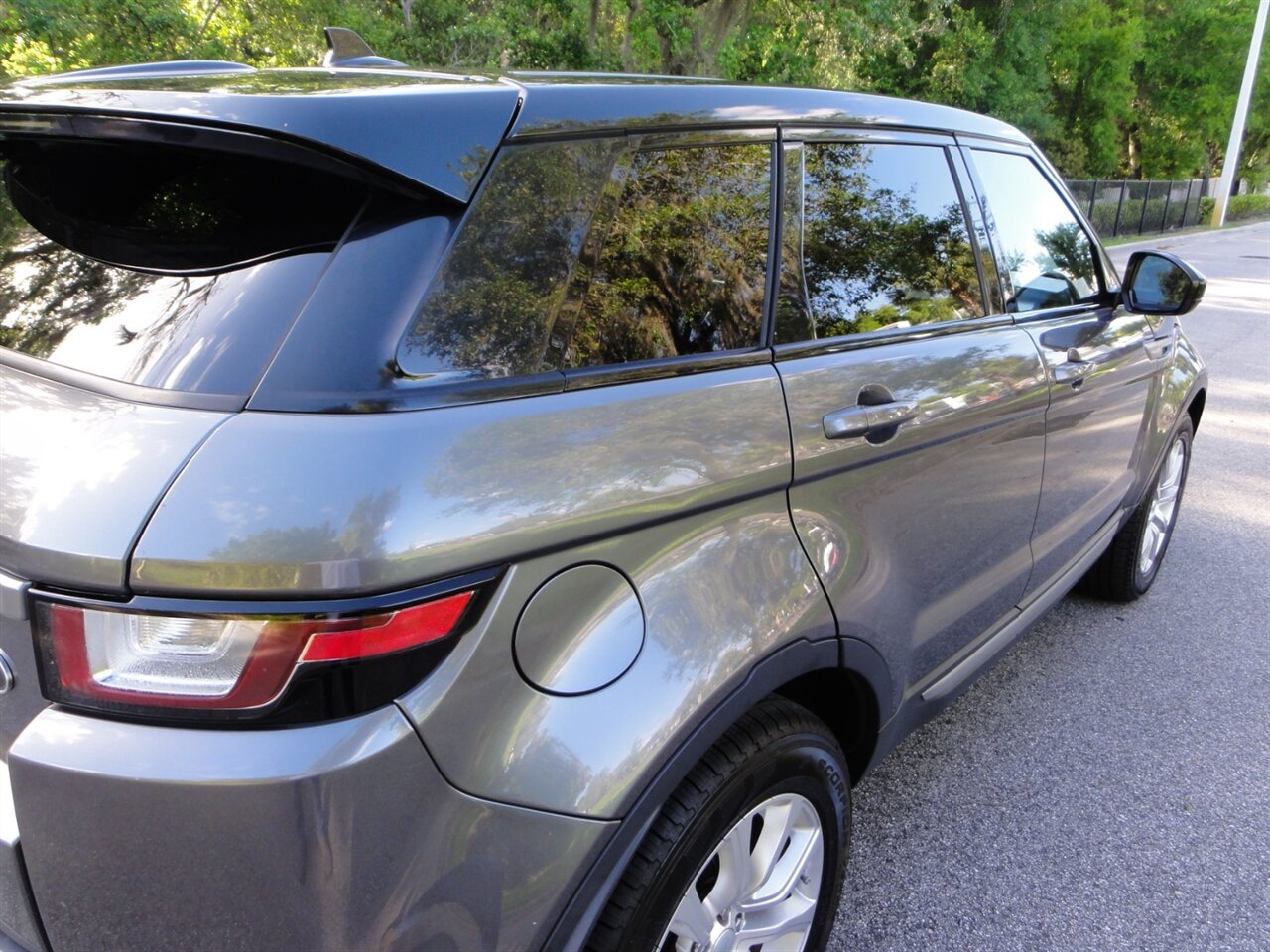 2016 Land Rover Range Rover Evoque SE  Premium package - Photo 13 - Deland, FL 32720