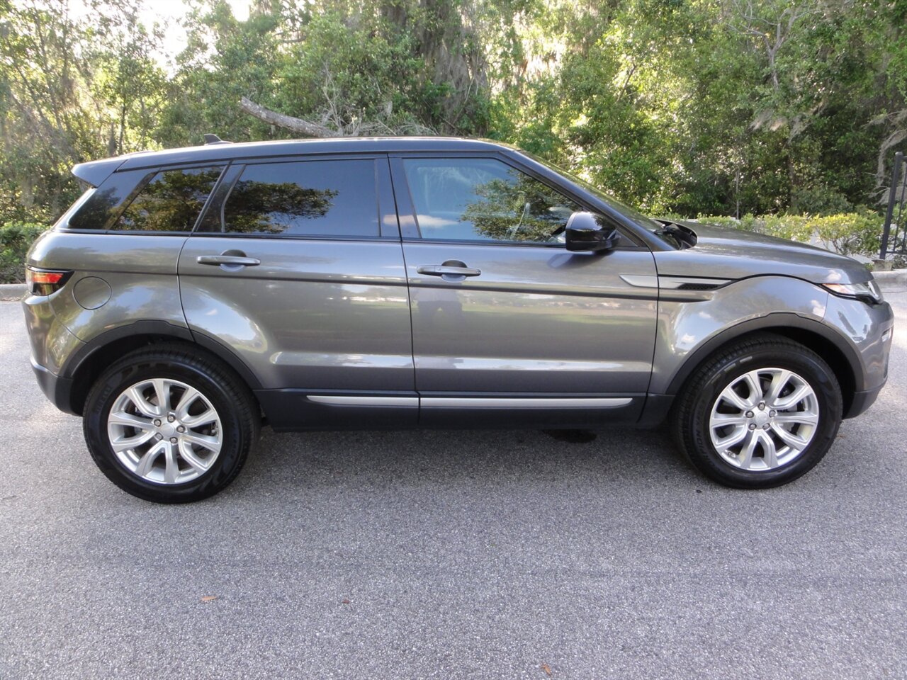 2016 Land Rover Range Rover Evoque SE  Premium package - Photo 15 - Deland, FL 32720