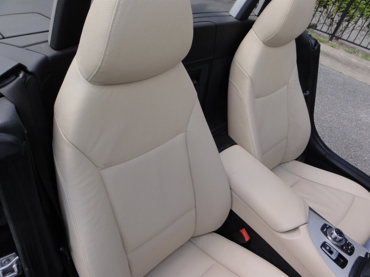 2011 BMW Z4 sDrive30i  Premium - Photo 43 - Deland, FL 32720