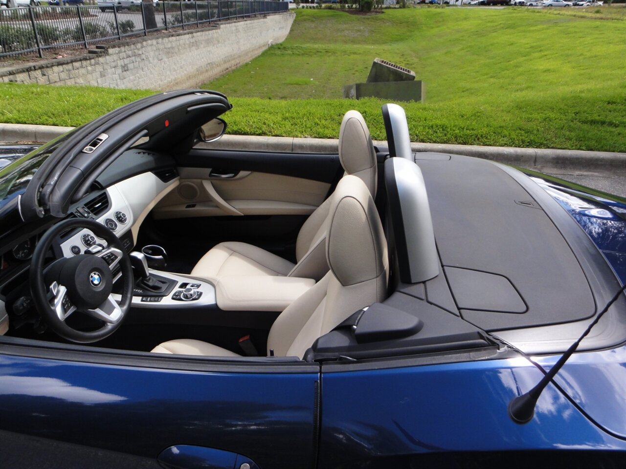 2011 BMW Z4 sDrive30i  Premium - Photo 29 - Deland, FL 32720