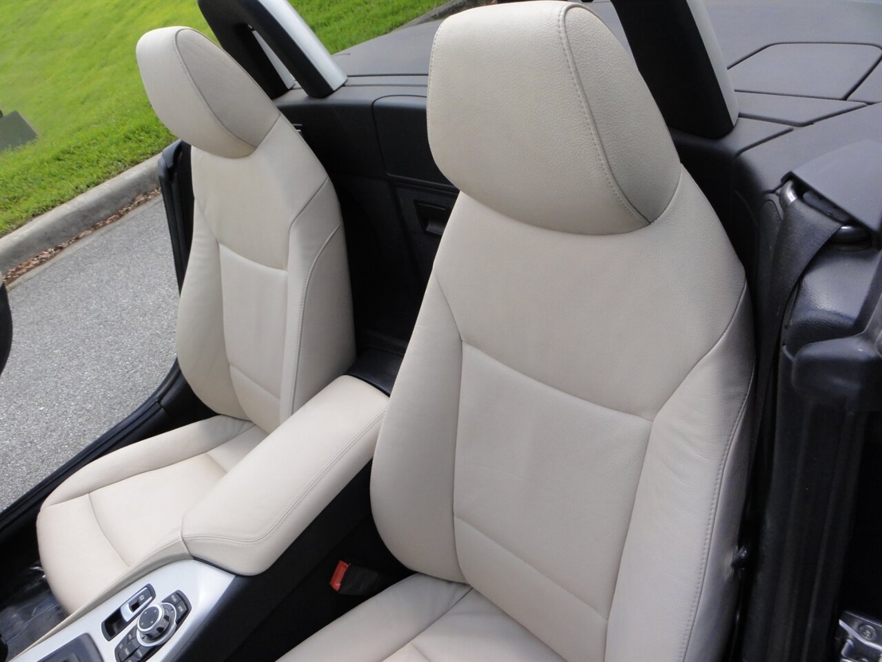 2011 BMW Z4 sDrive30i  Premium - Photo 41 - Deland, FL 32720