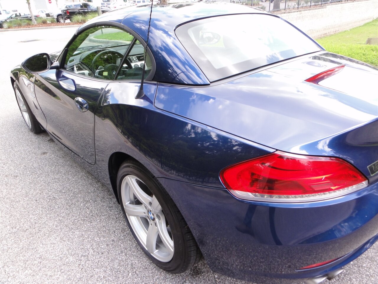 2011 BMW Z4 sDrive30i  Premium - Photo 18 - Deland, FL 32720